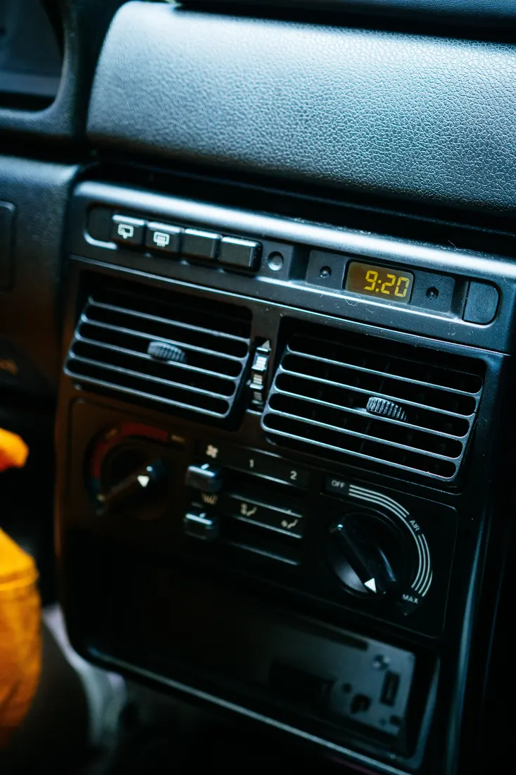 Kontrolle der Fahrzeugklimaanlage