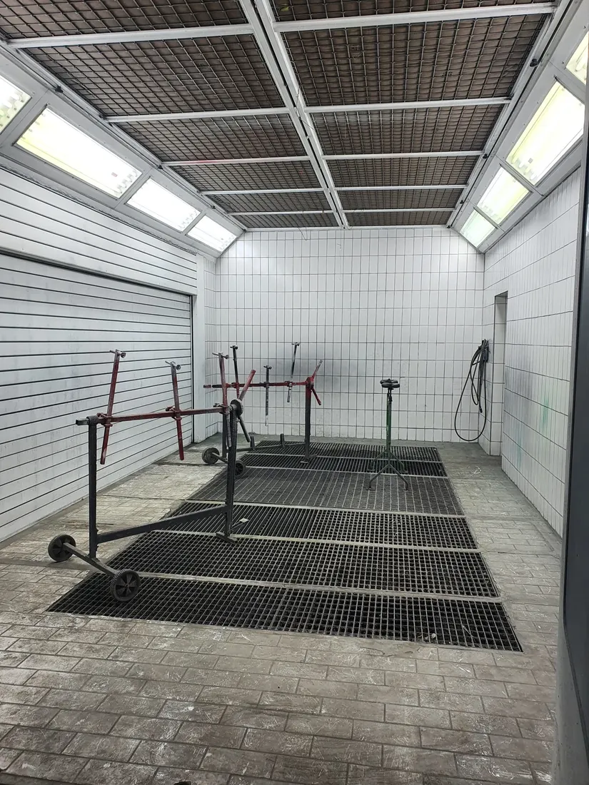 Fertig lackiertes Fahrzeugteil